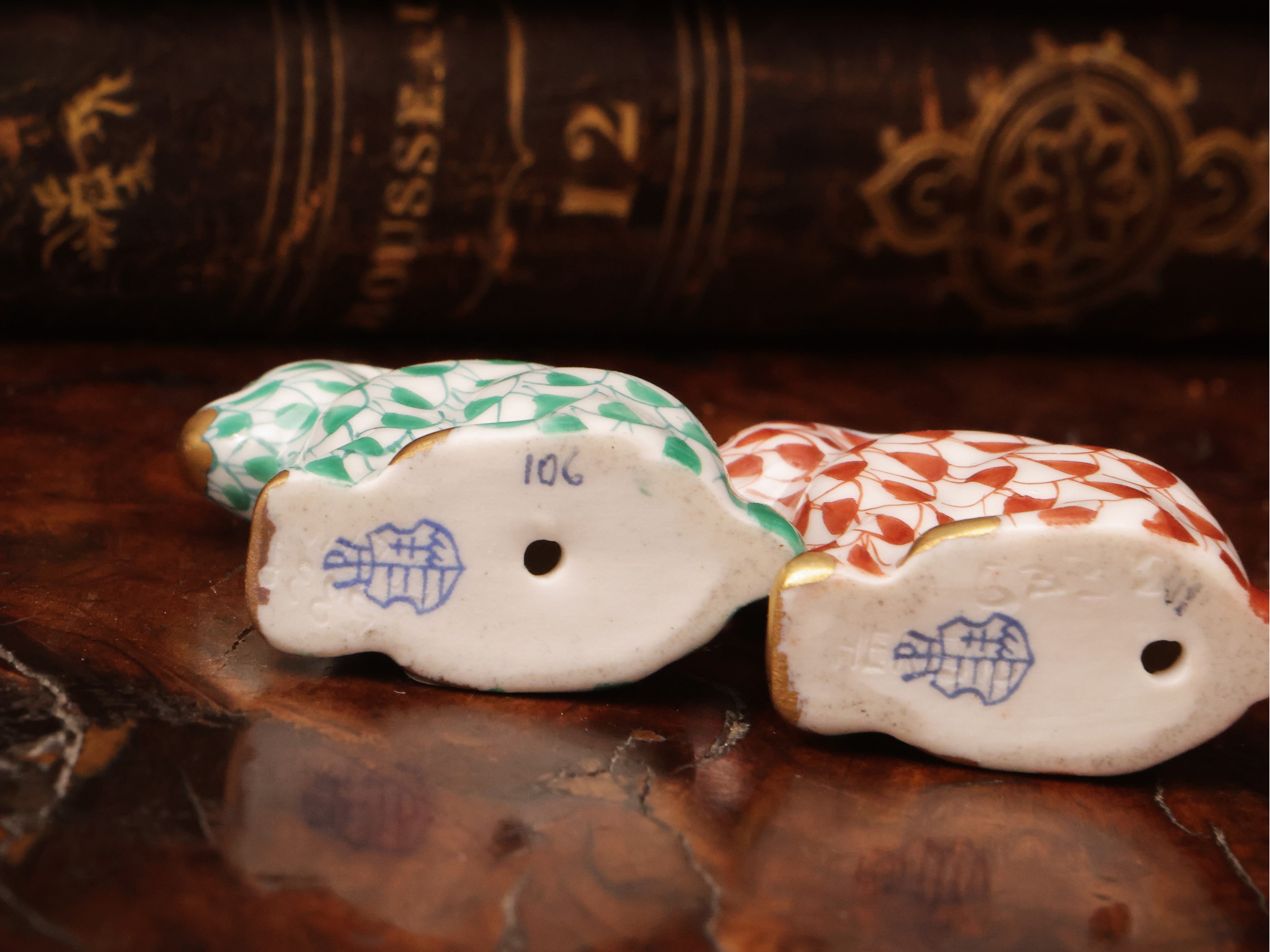 Porcellana di Herend, coppia di coniglietti e pesciolini, cristallo di Lalique, antilope, vetro D...