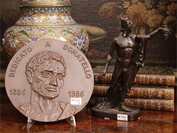 Due bronzi decorativi