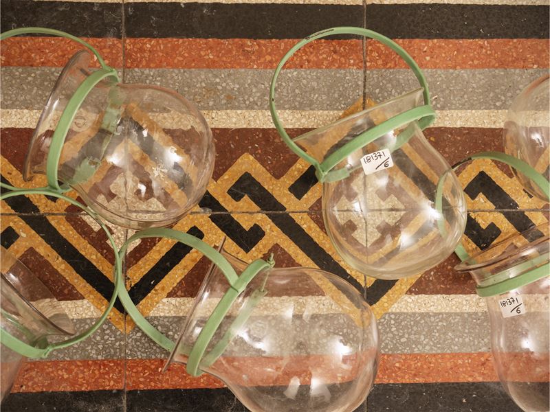 Serie di sei piccole lanterne