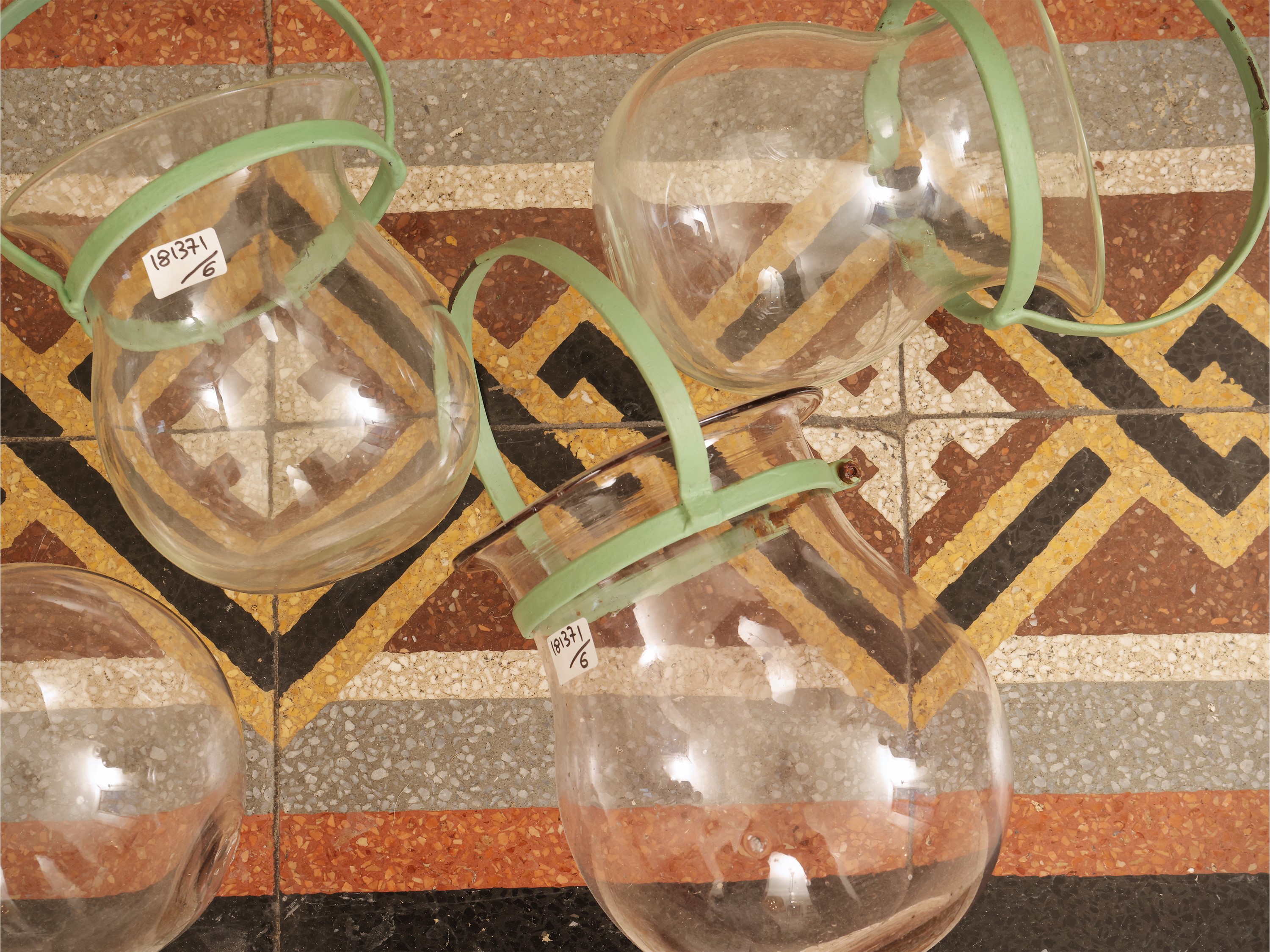 Serie di sei piccole lanterne