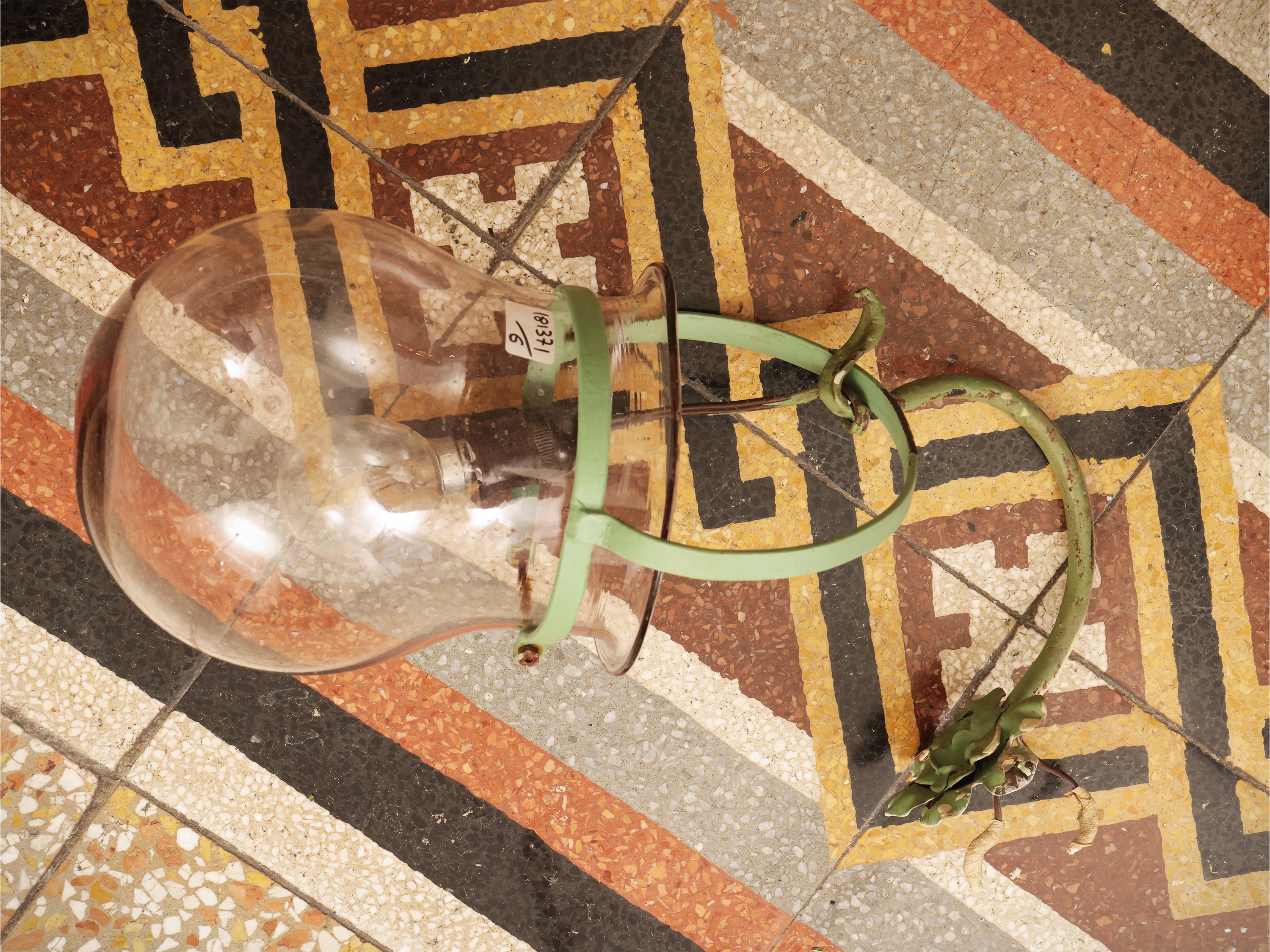 Serie di sei piccole lanterne