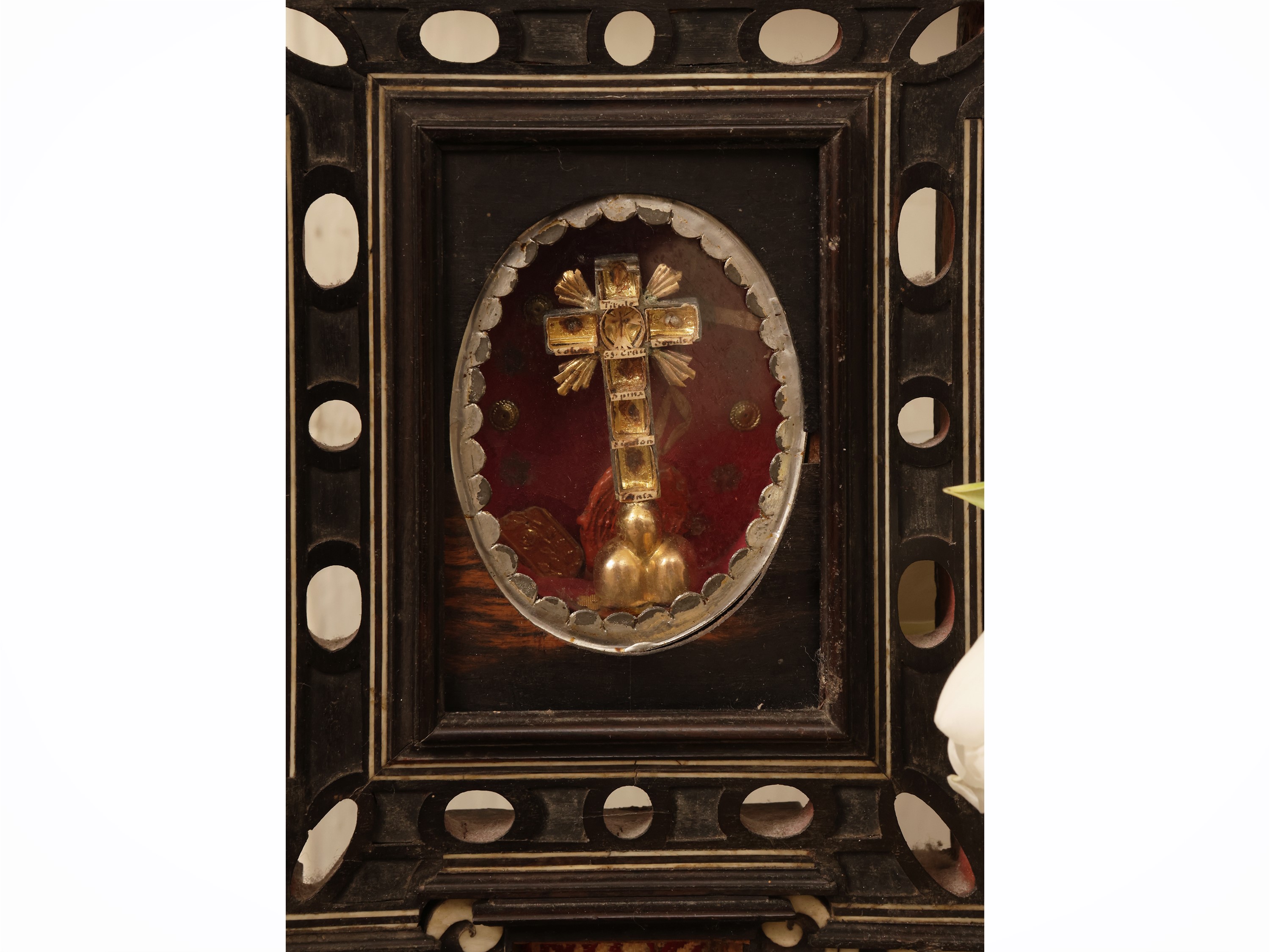 Reliquario a tabella, legno ebanizzato, XIX secolo