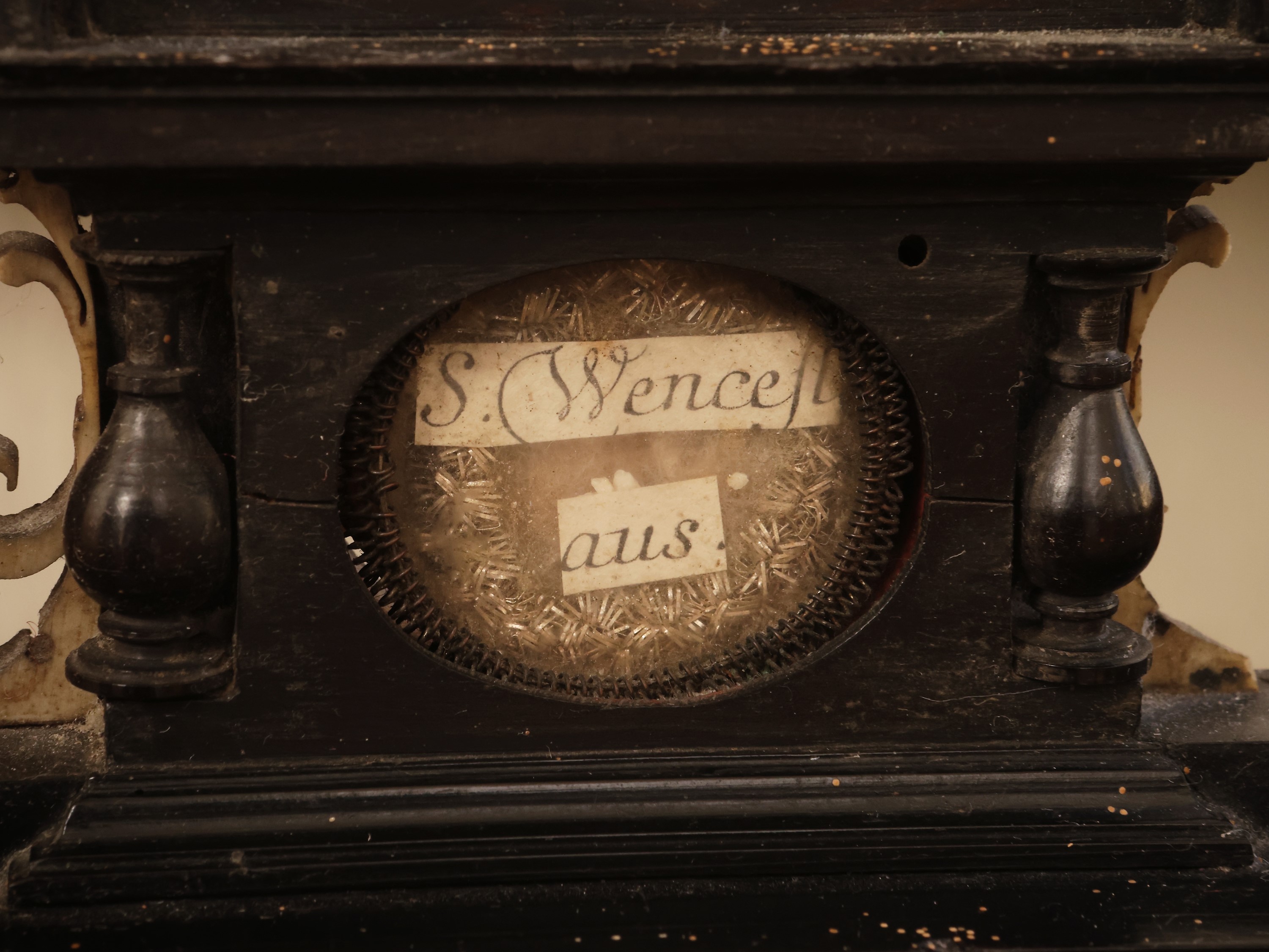 Reliquario a tabella, legno ebanizzato, XIX secolo