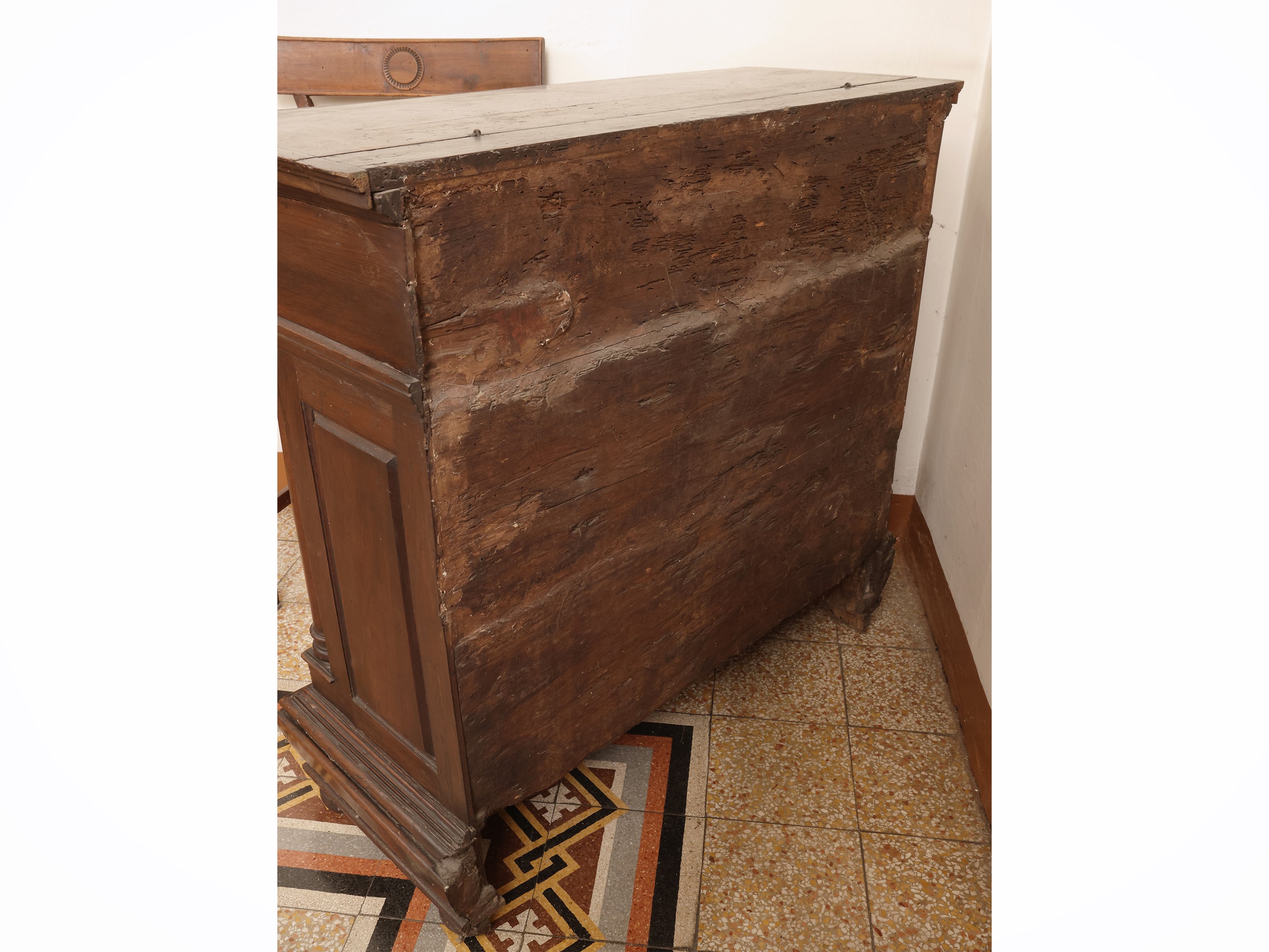 Stipo in noce del XVIII secolo