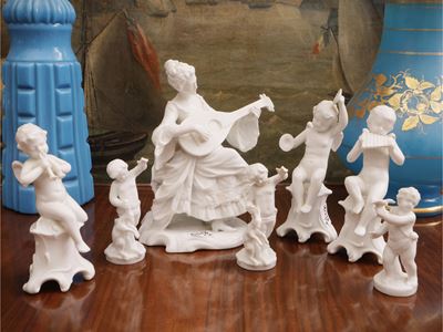 Richard Ginori, Gruppo in porcellana con dama musicante e putti