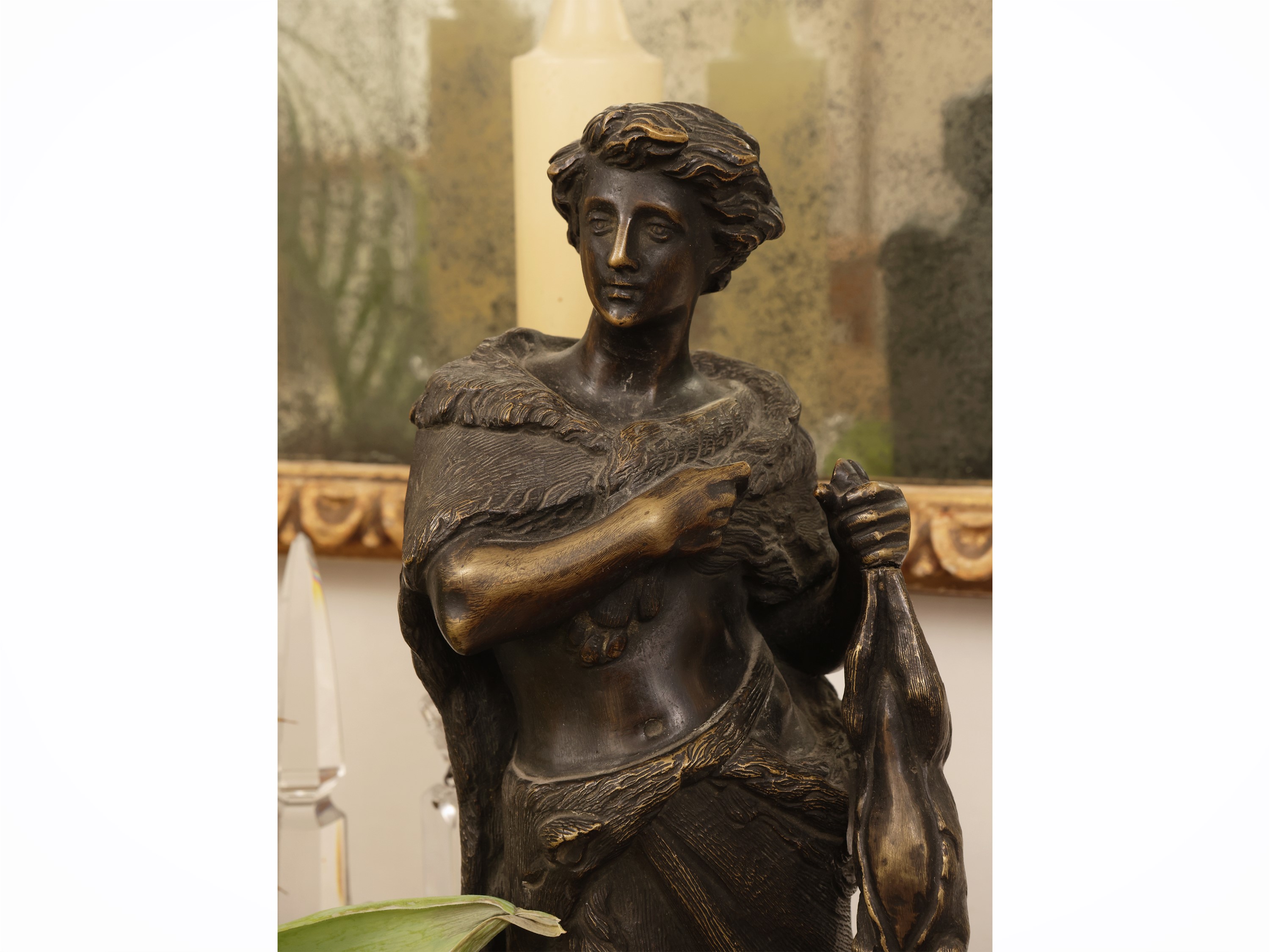 Emile Boyer, Cacciatore, scultura in bronzo su base in marmo, inizio XX secolo
