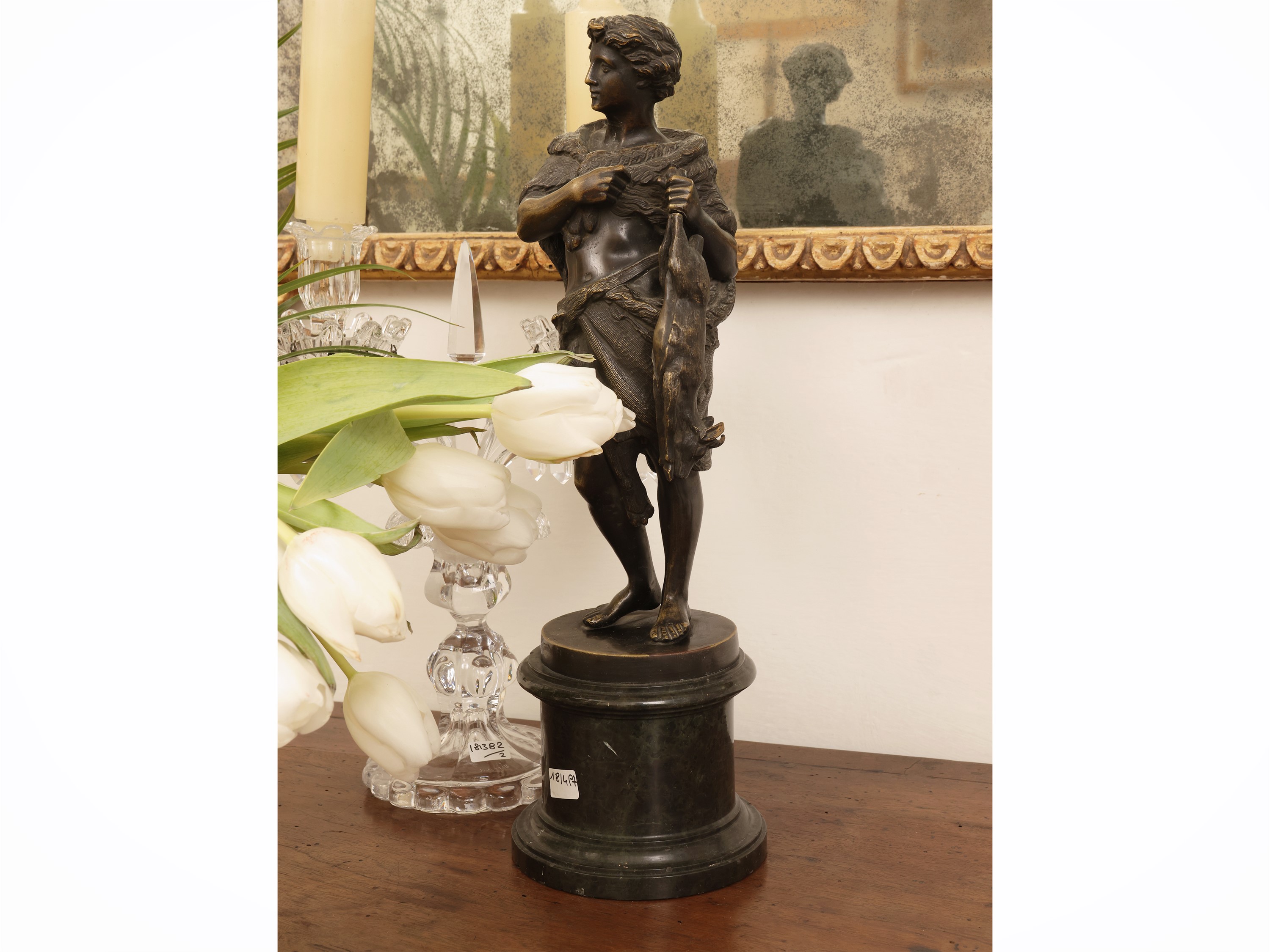 Emile Boyer, Cacciatore, scultura in bronzo su base in marmo, inizio XX secolo