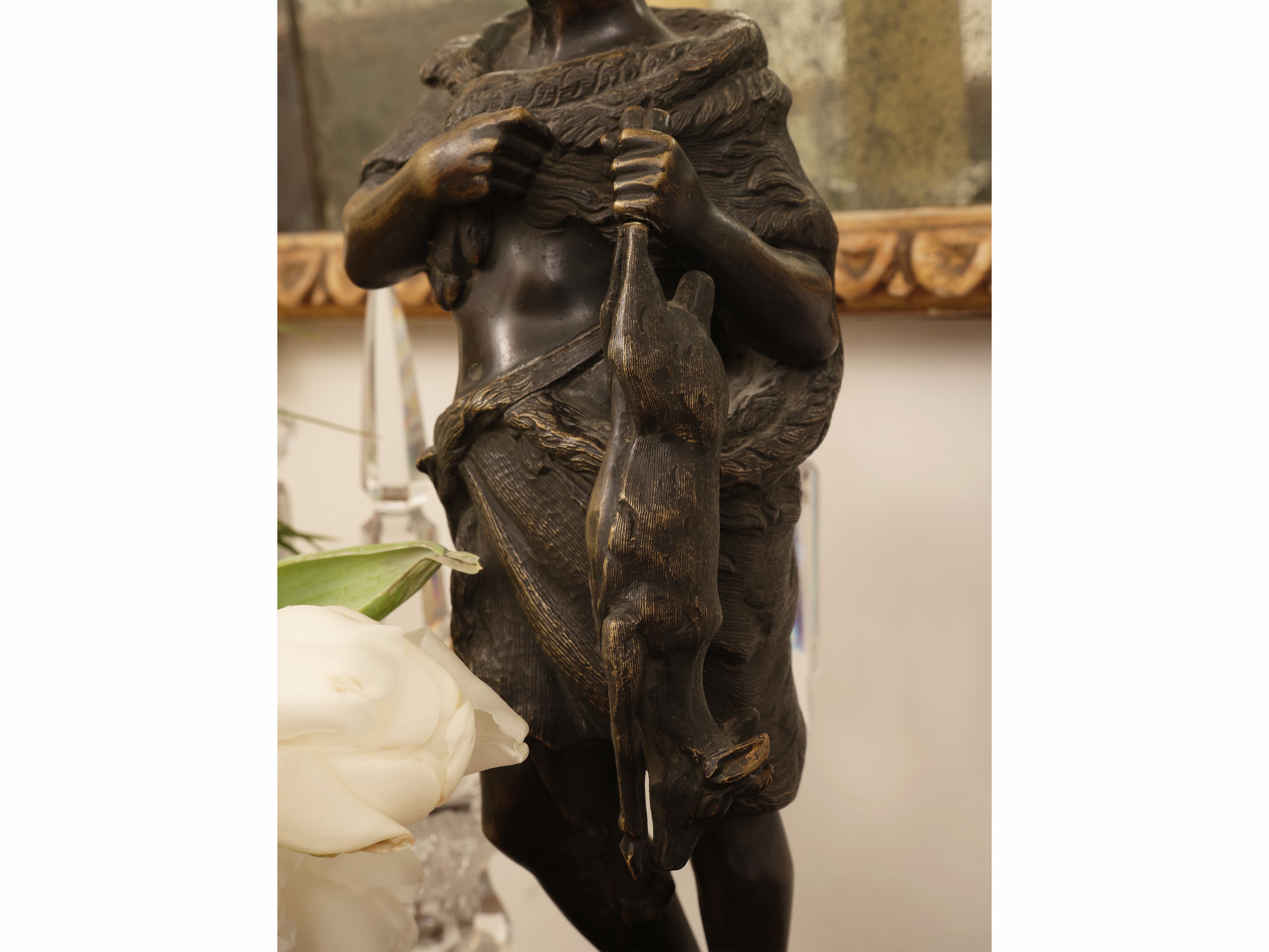 Emile Boyer, Cacciatore, scultura in bronzo su base in marmo, inizio XX secolo