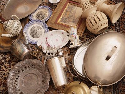 Miscellanea di curiosità e oggetti da collezione