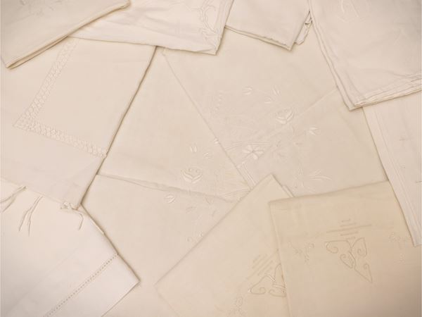 Miscellany of vintage pillowcases, in linen or cotton