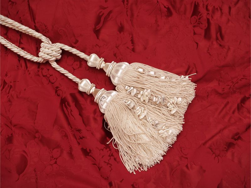 Tenda in damasco rosso rubino