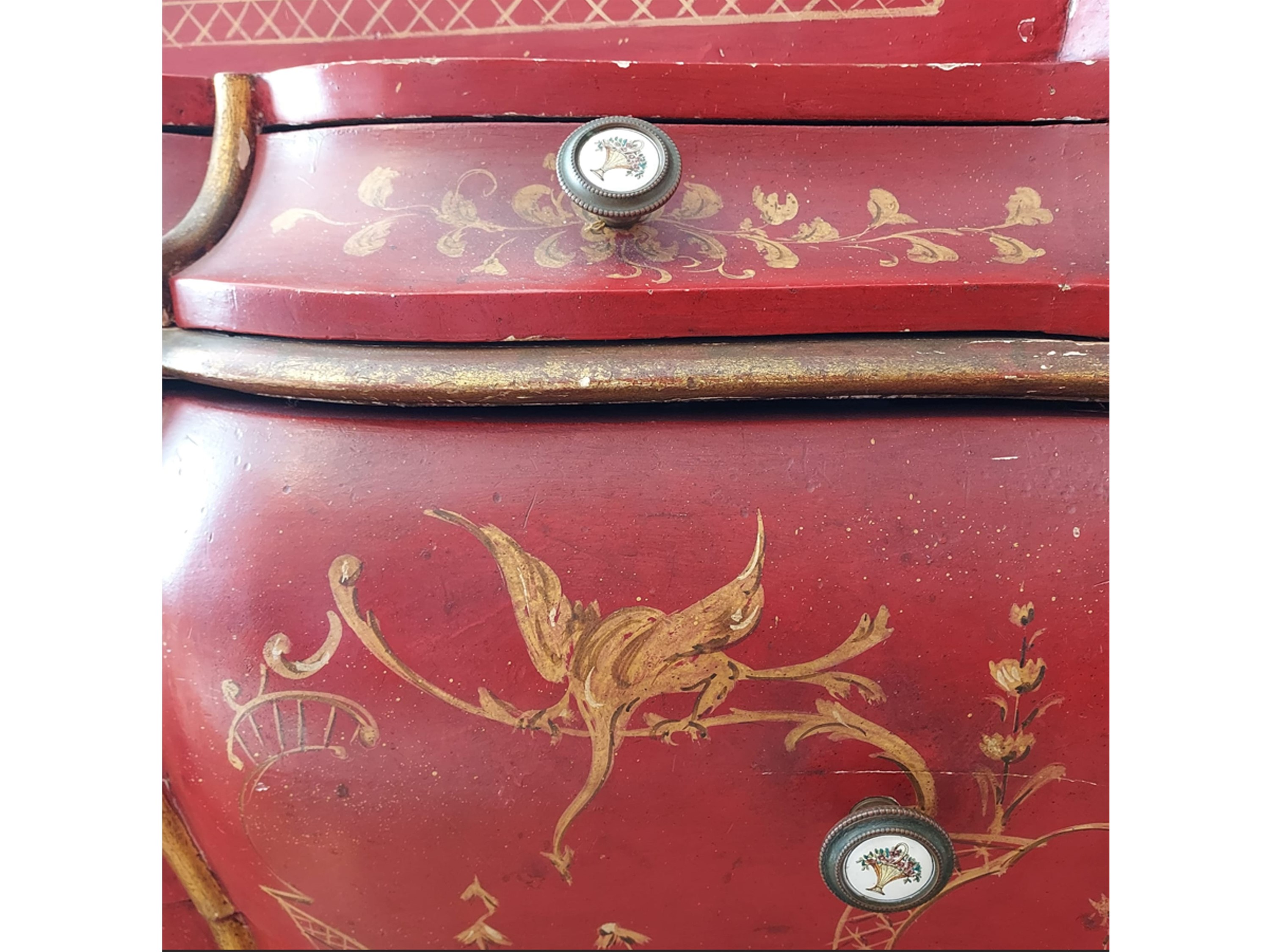 Trumeau veneziano del XVIII secolo, laccato rosso con decorazioni dorate