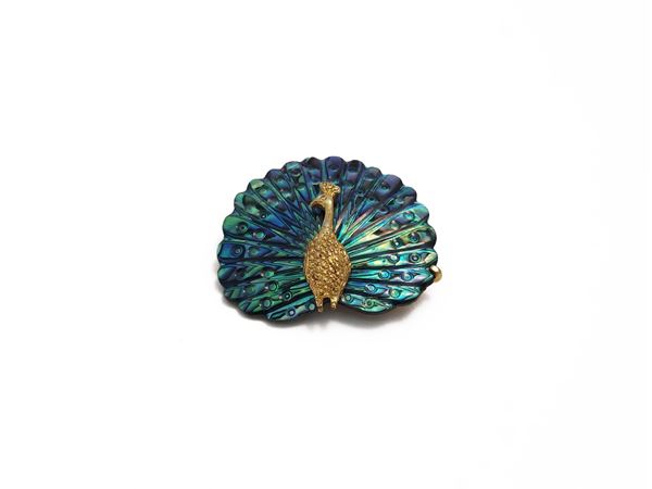 Spilla animalier in madreperla e metallo golden tone