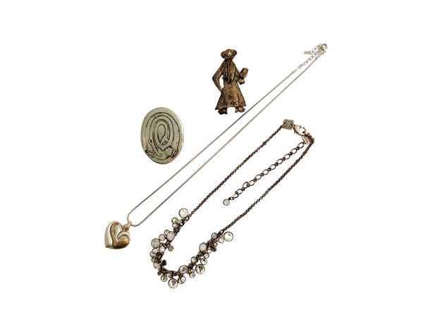 Lot of bijoux in silver tone metal  - Auction Vintagemania. Summer Vibes - Maison Bibelot - Casa d'Aste Firenze - Milano