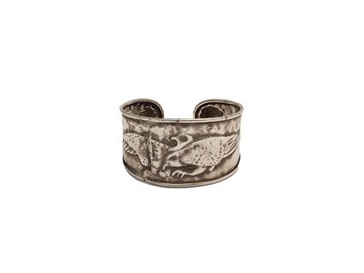 Bracciale rigido in argento 925, sbalzato, diametro cm 6
