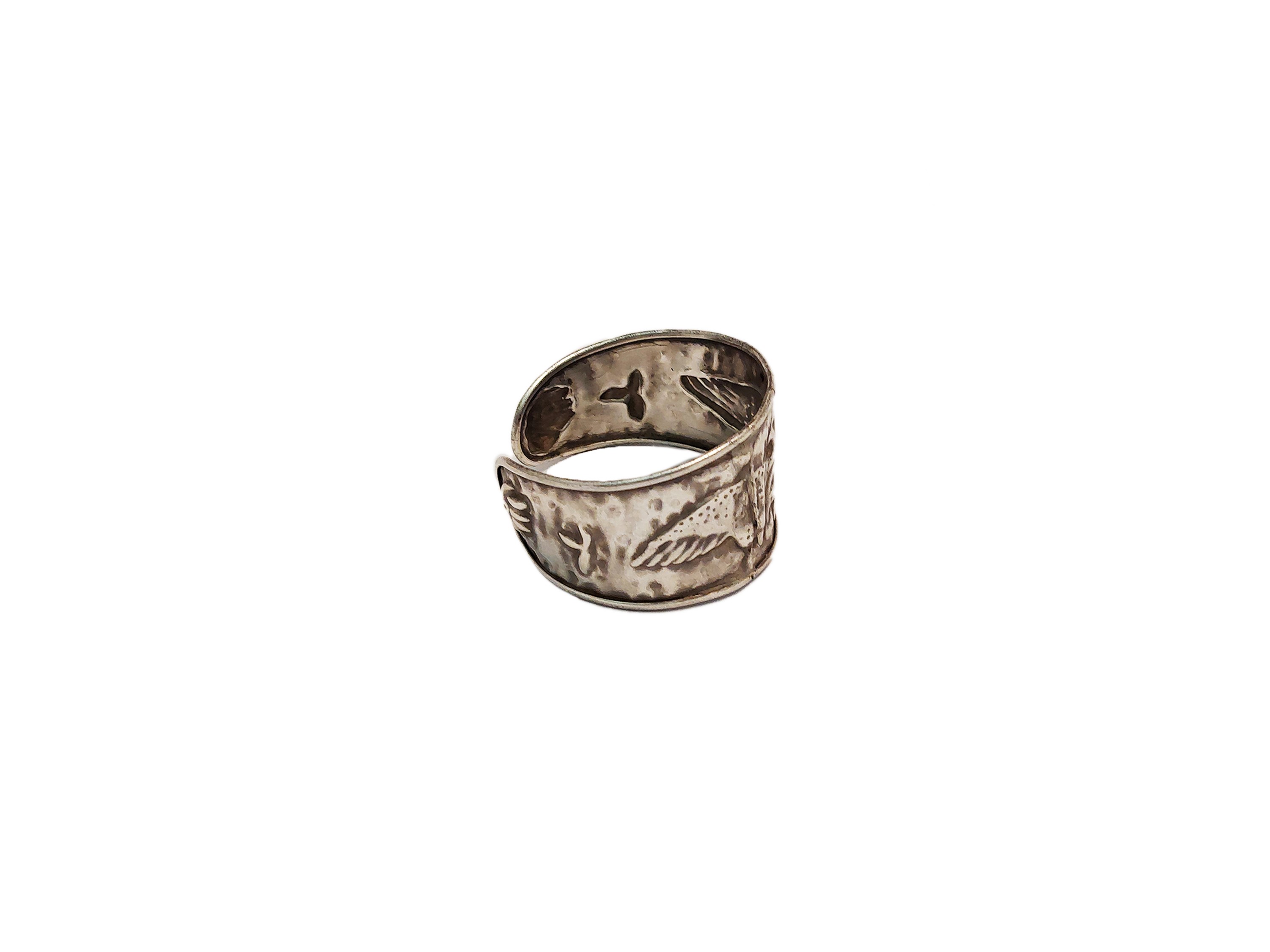 Bracciale rigido in argento 925, sbalzato, diametro cm 6