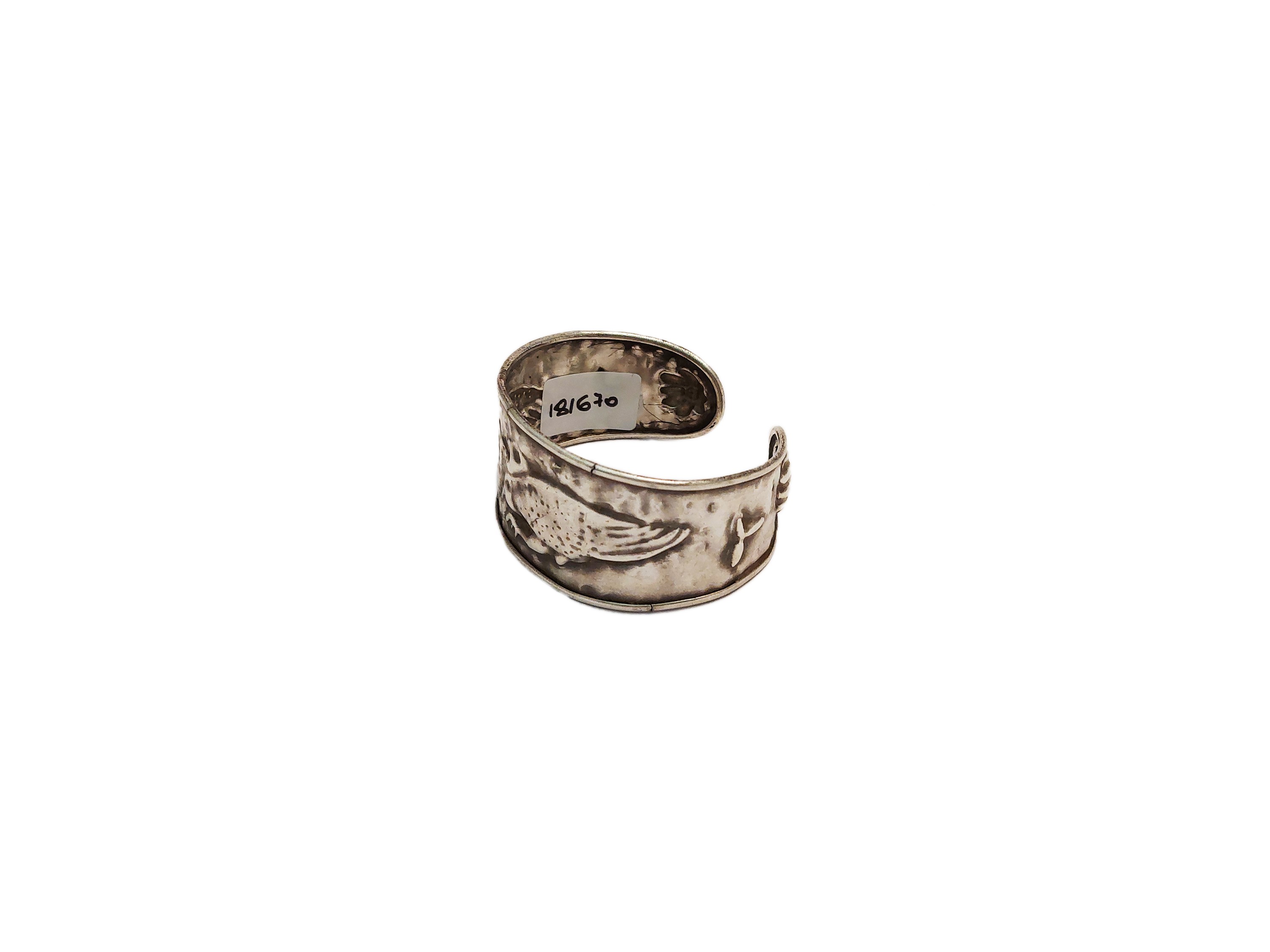 Bracciale rigido in argento 925, sbalzato, diametro cm 6