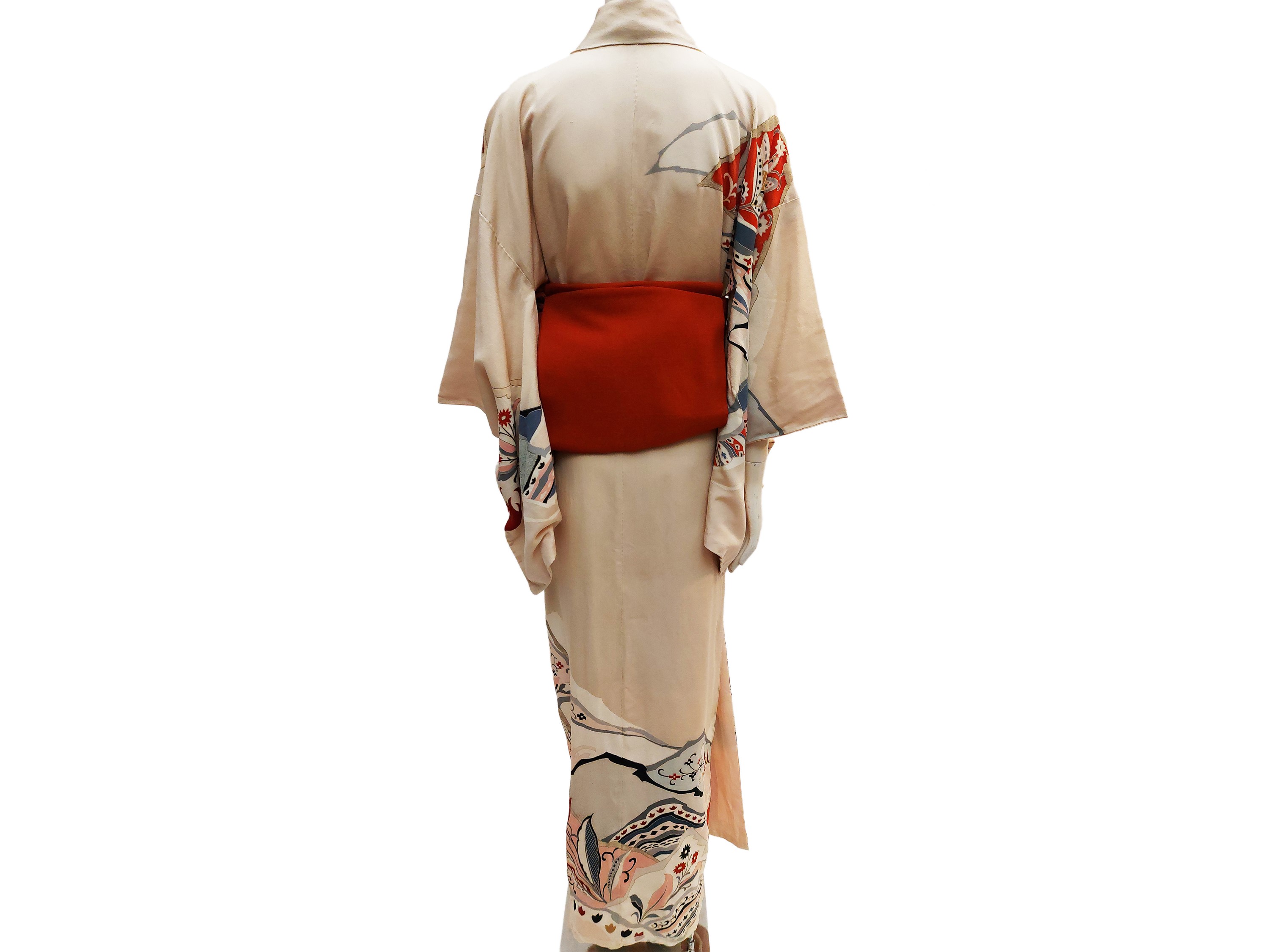 Kimono in seta con fantasia su fondo beige, Giappone