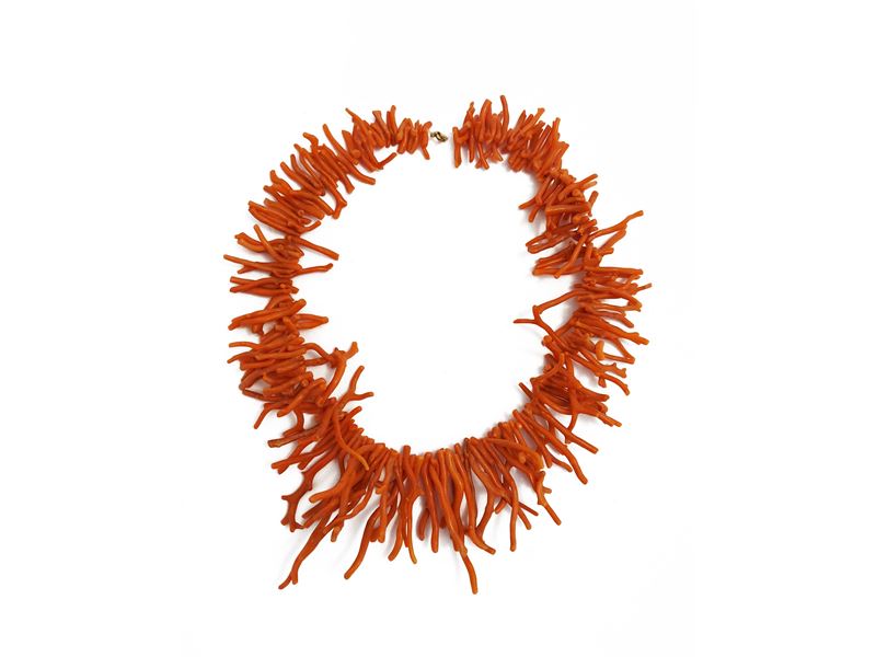 Collana con rametti di corallo naturale, lunghezza cm 48
