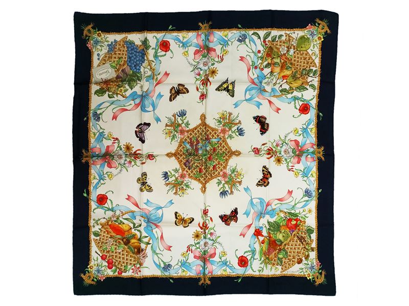 Gucci, Foulard in seta Flora di Accornero, cm 88x85
