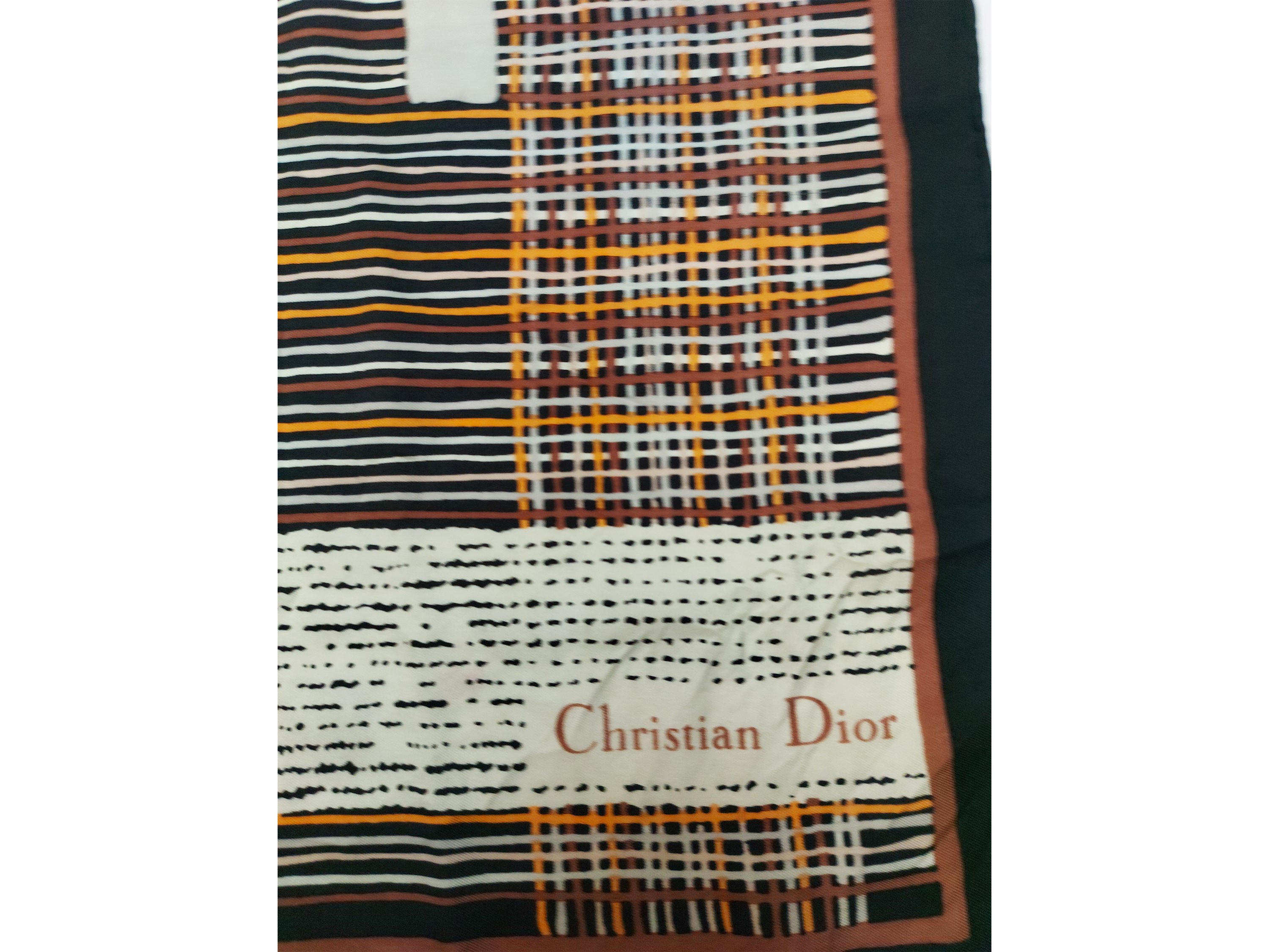 Basile, Foulard in seta con figura femminile danzante e Christian Dior, Foulard in seta con motiv...