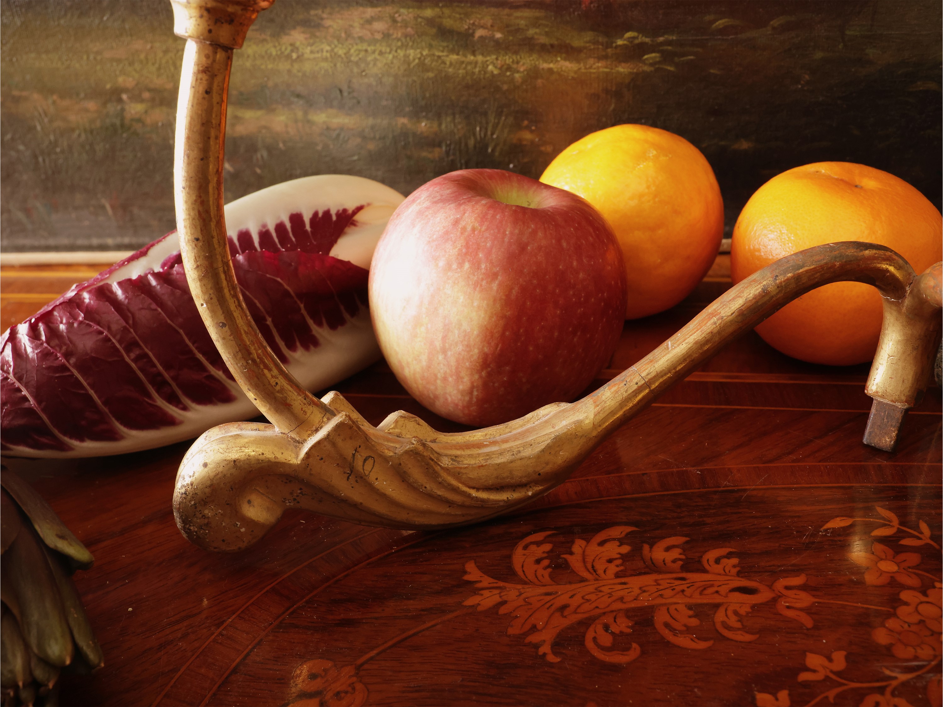 Coppia di appliques in legno e metallo dorato