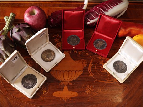 Cinque medaglie papali da collezione in argento