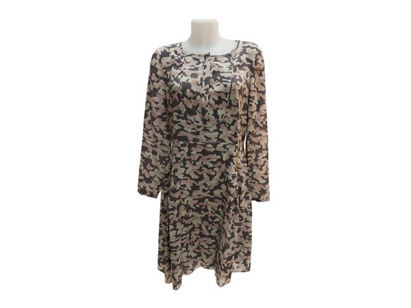 Burberry Brit - Abito in seta camuflage nei toni del rosa e del grigio