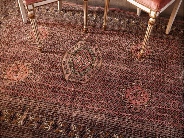 Kashmir carpet