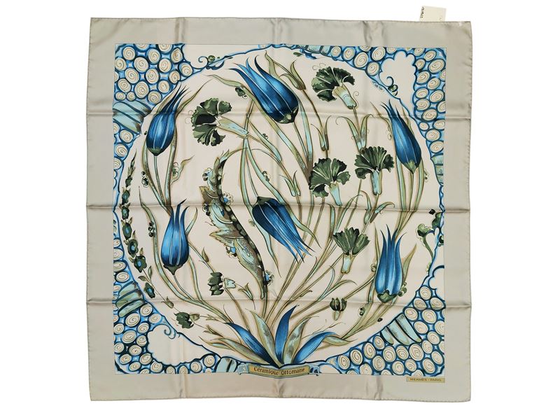 Hermès - Foulard in seta "Céramique Ottomane"