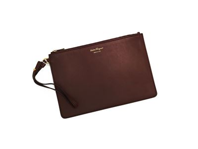 Salvatore Ferragamo, Bustina in pelle bordeaux, cm 15,5x22,5