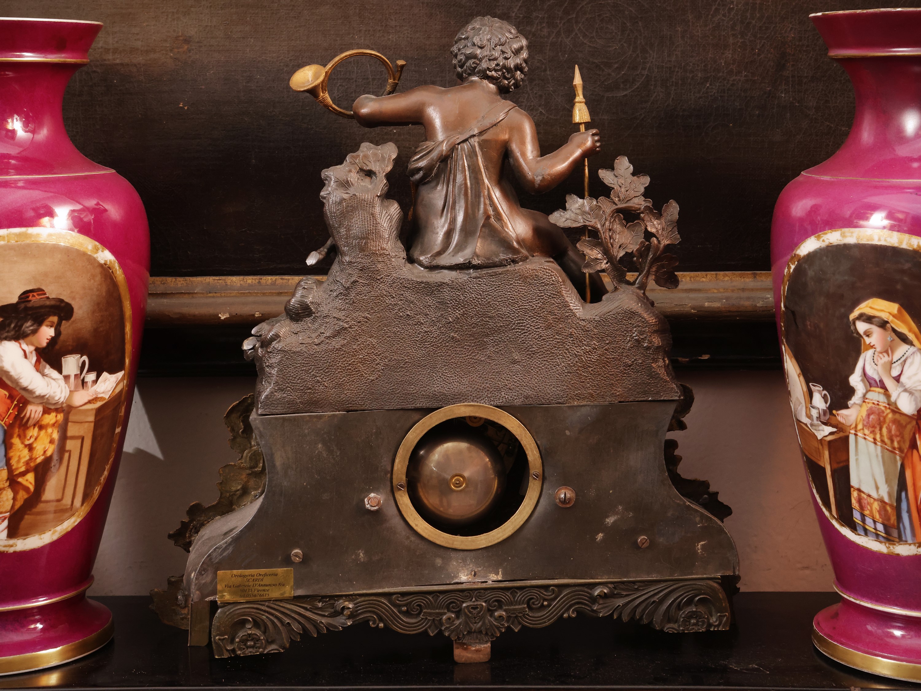 Orologio da tavolo in antimonio dorato e patinato