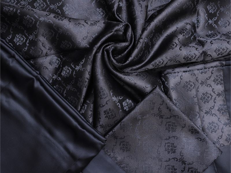 Set di lenzuola in raso damascato nero