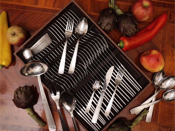 Modern cutlery set