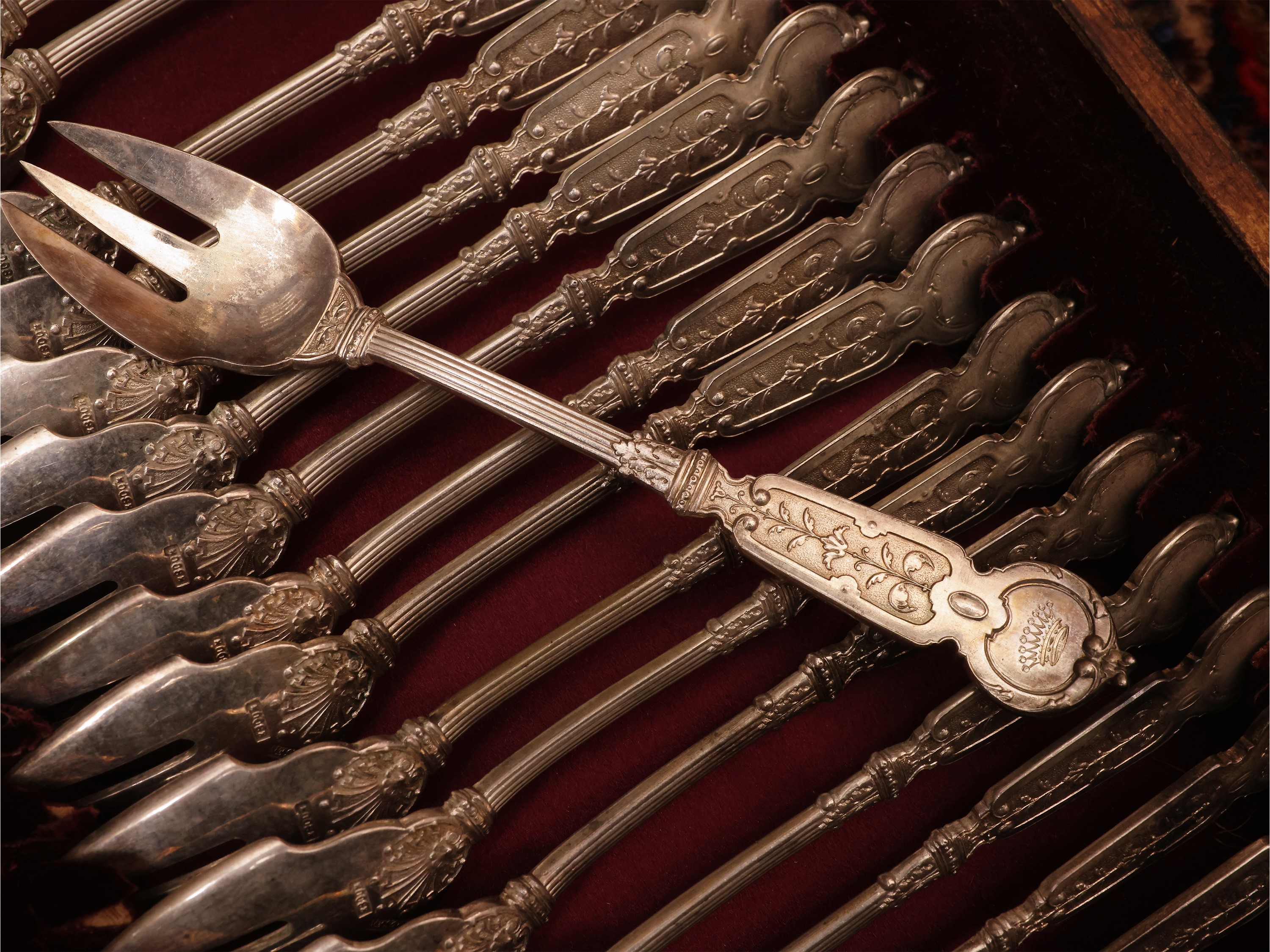 Importante servizio di posate in argento vermeil, Lazarus Posen