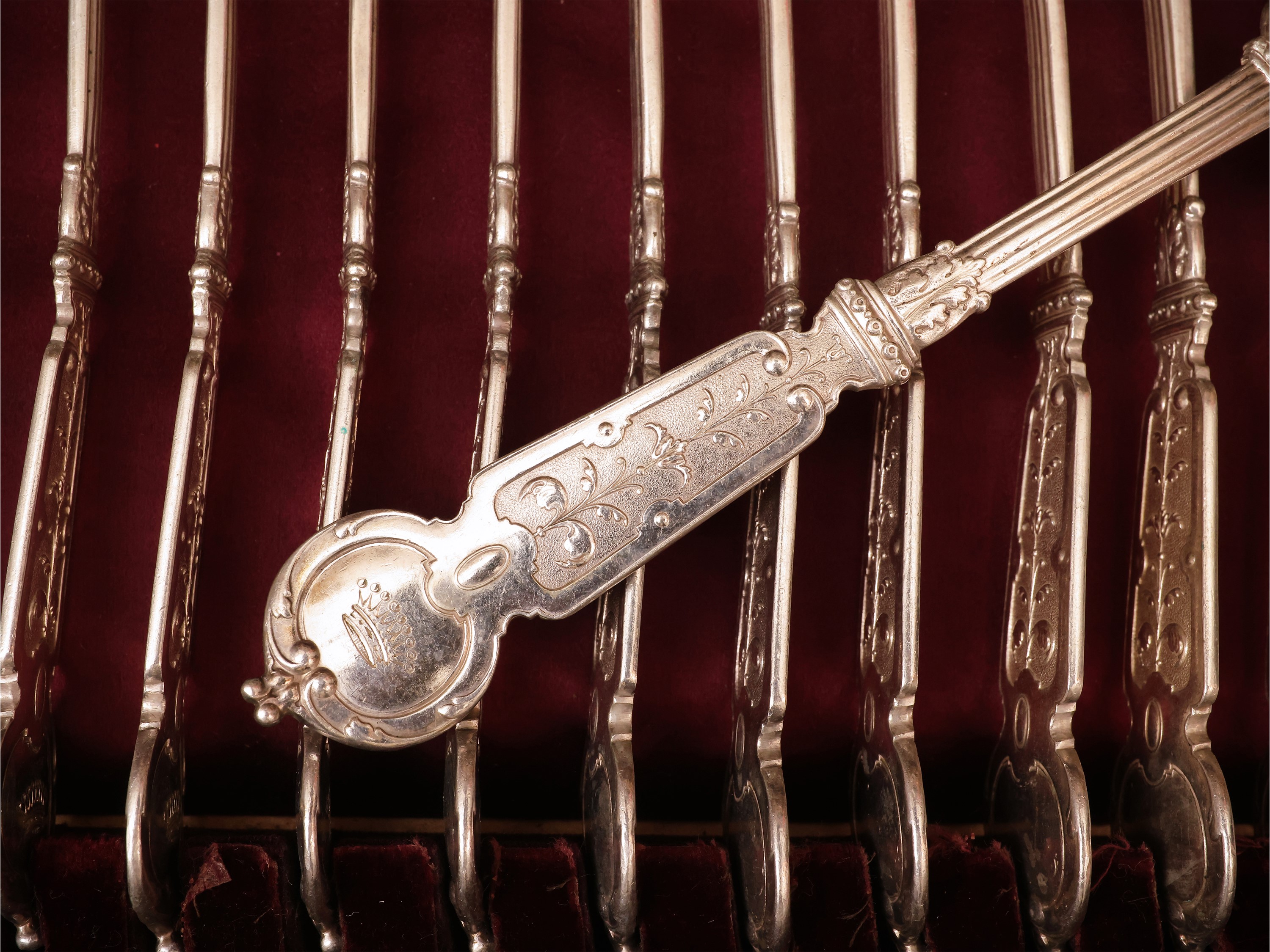 Importante servizio di posate in argento vermeil, Lazarus Posen