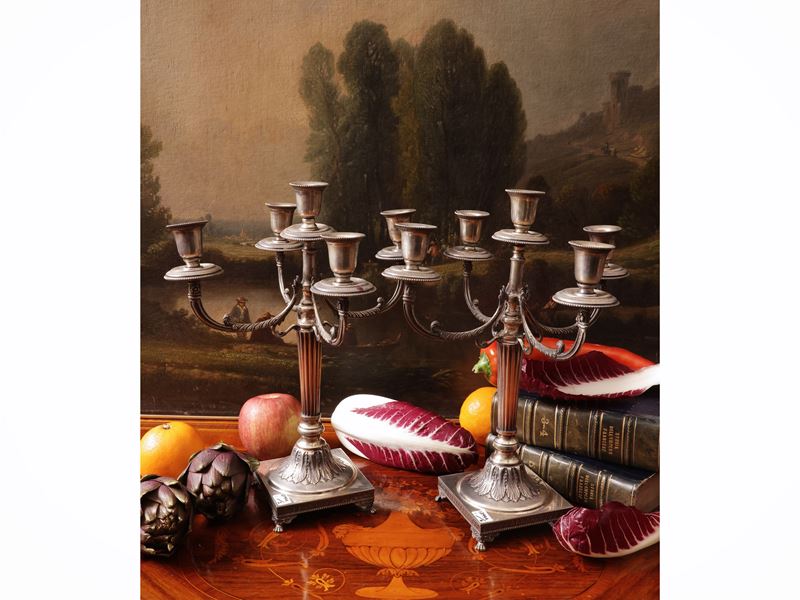 Coppia di candelabri in argento