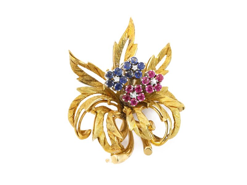 Spilla in oro giallo, rubini e zaffiri