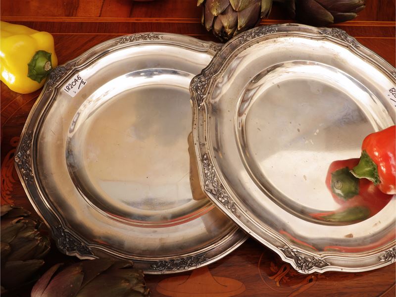 Coppia di vassoi in argento 950