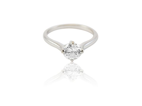 Anello solitario in oro bianco e diamante
