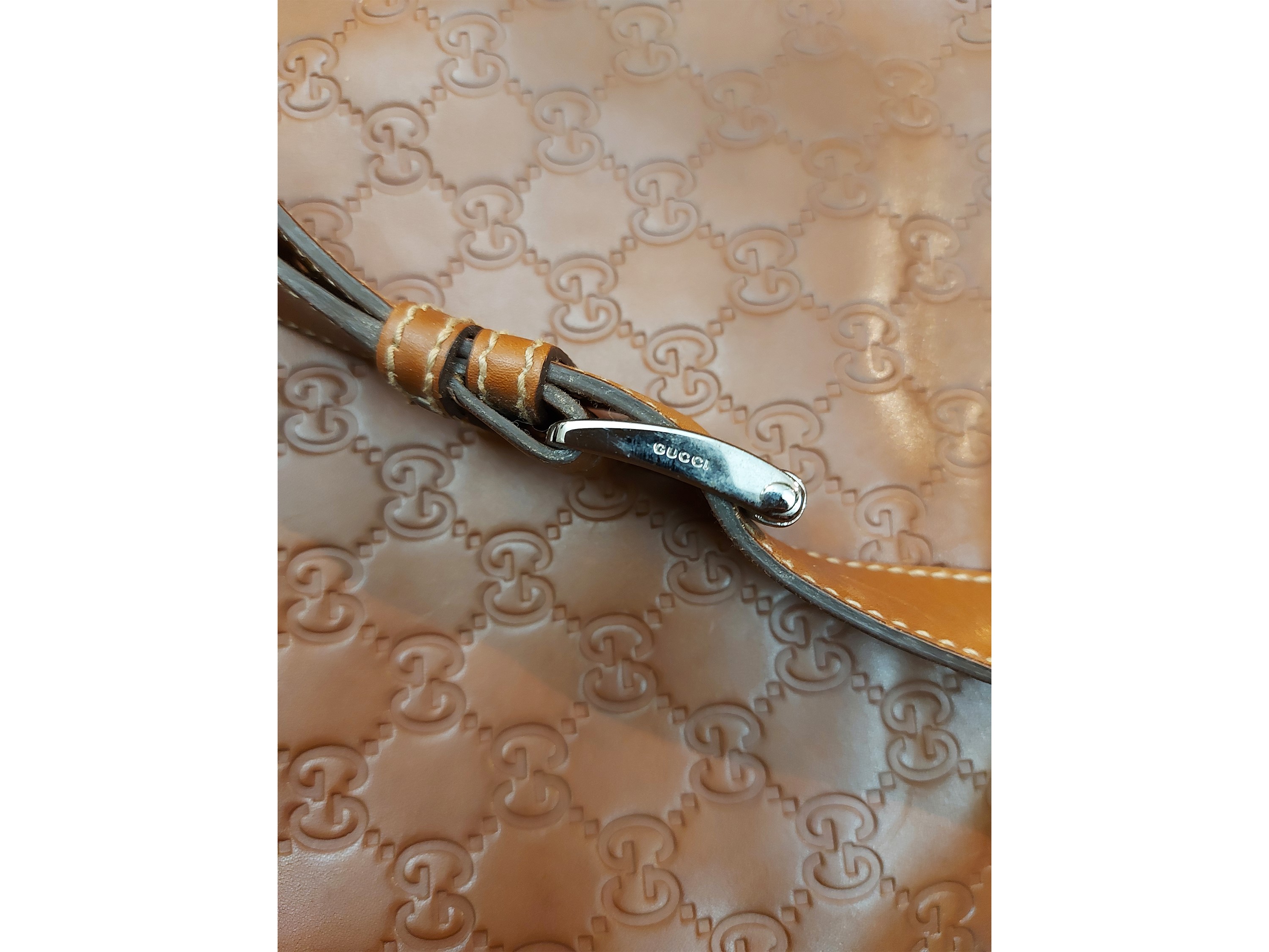 Gucci, Cartella in pelle Guccissima nocciola con tracolla