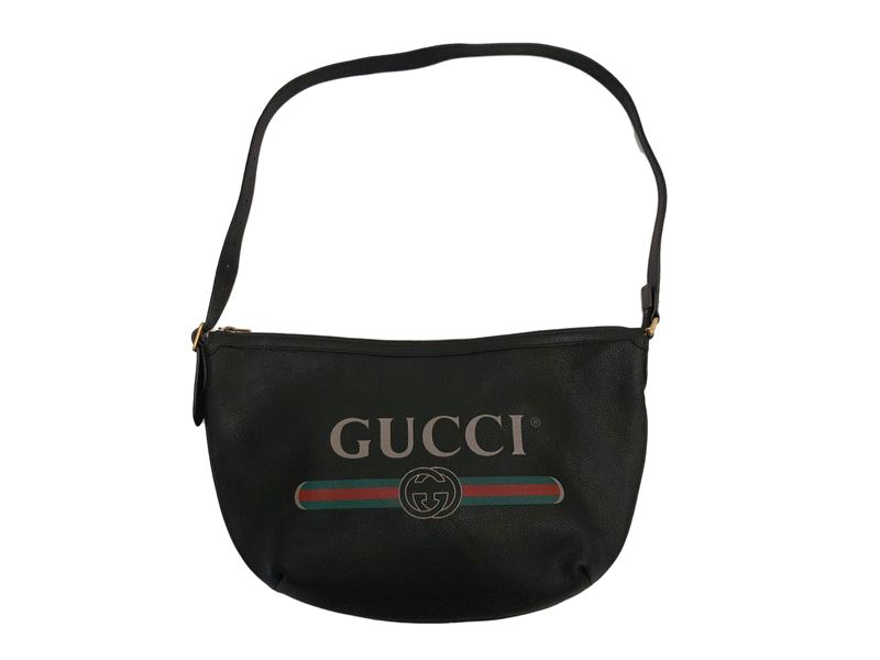 Gucci, Borsa hobo half moon in pelle nera con logo stampato