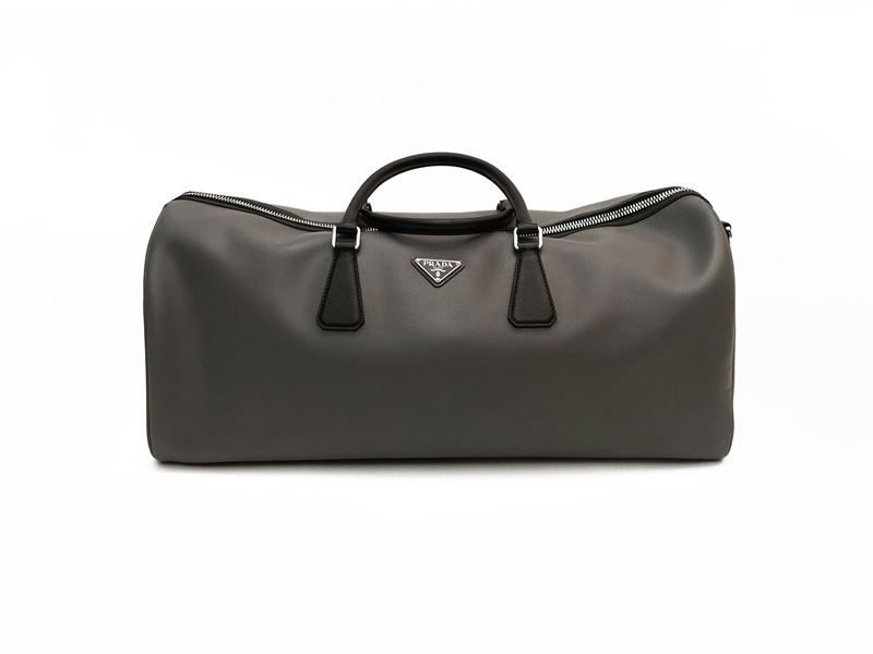 Prada, Borsone da viaggio in pelle Saffiano, grigia e nera