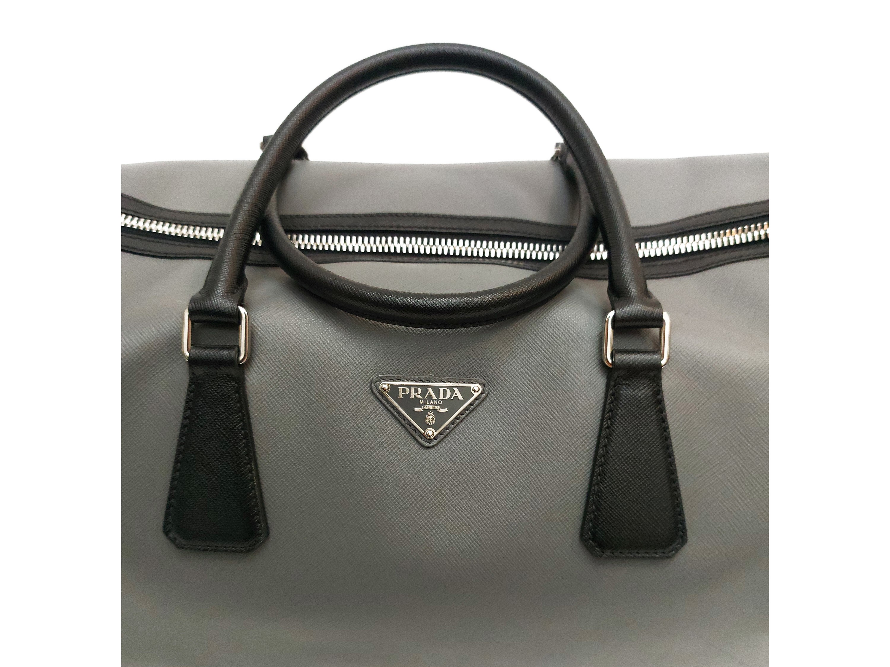 Prada, Borsone da viaggio in pelle Saffiano, grigia e nera