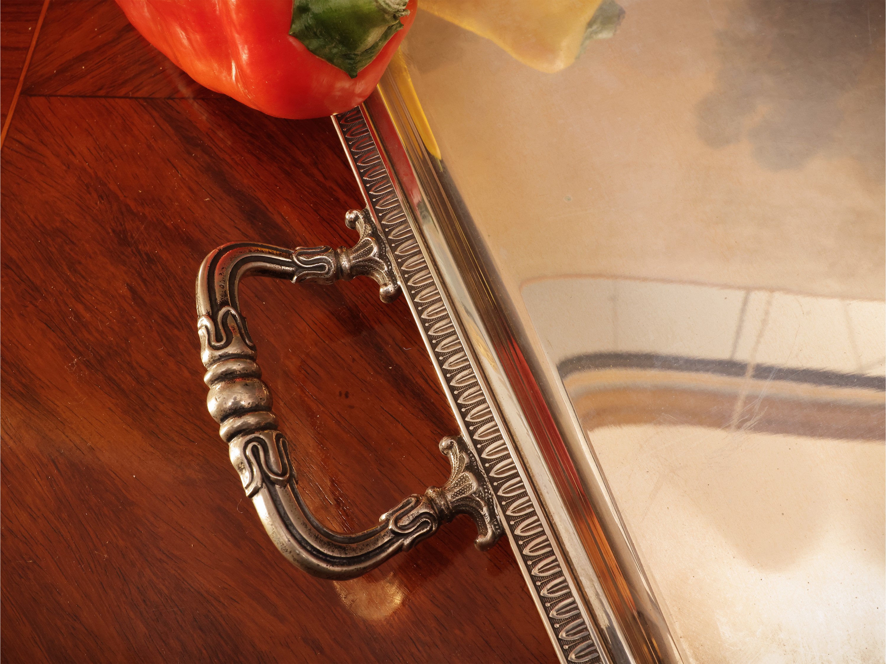 Vassoio a guantiera in argento