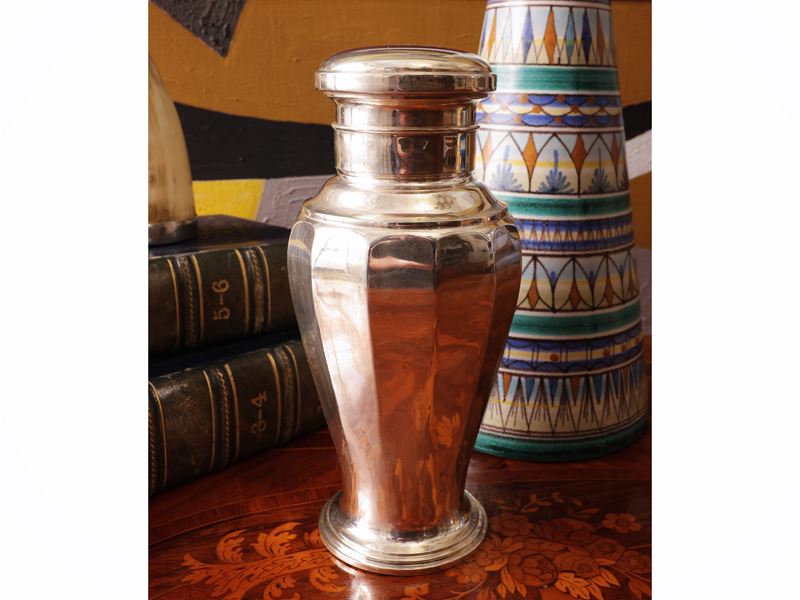 Shaker in argento