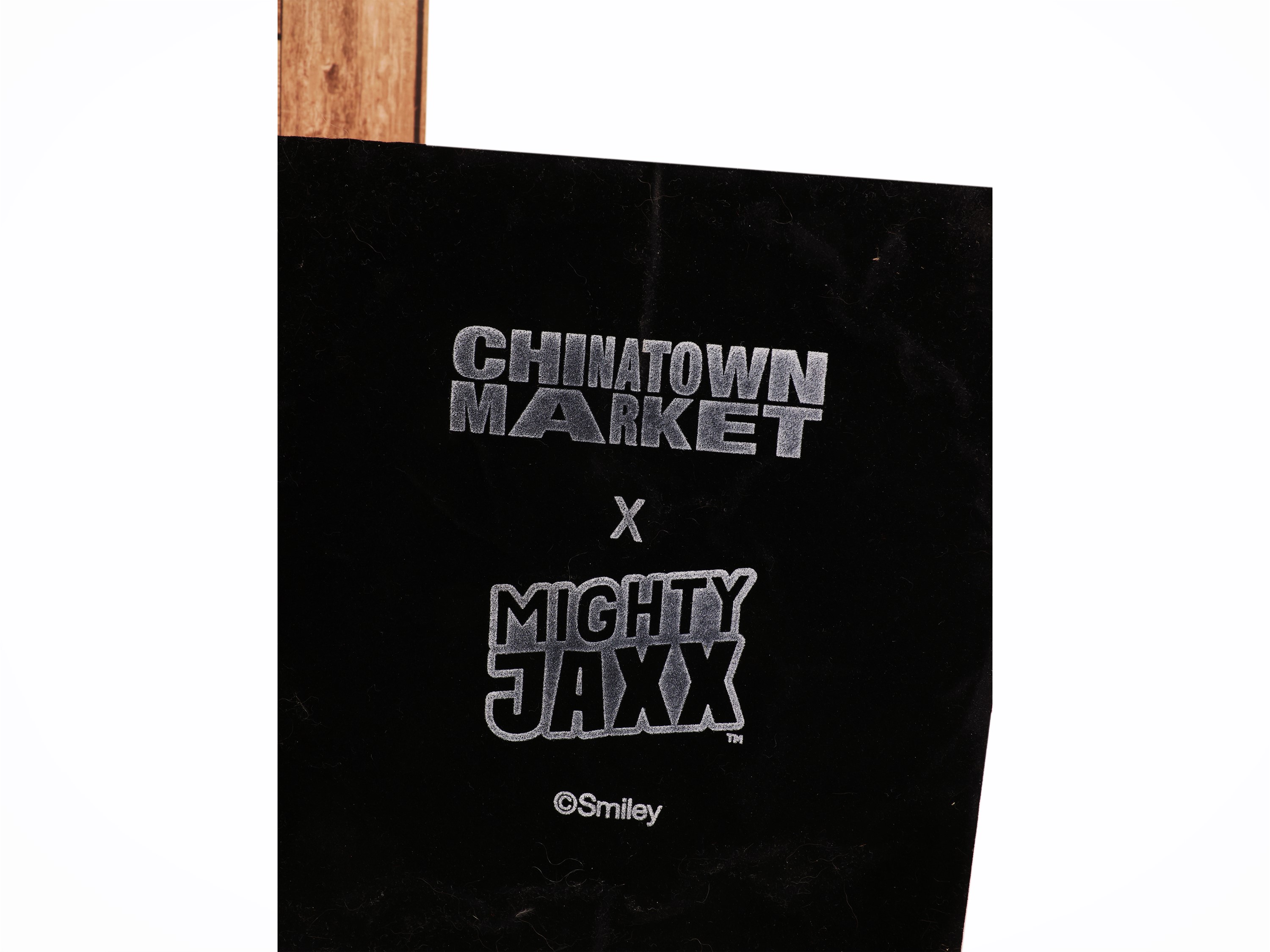 Smiley Mona Lisa, Chinatown Market per Mighty Jaxx © Smiley