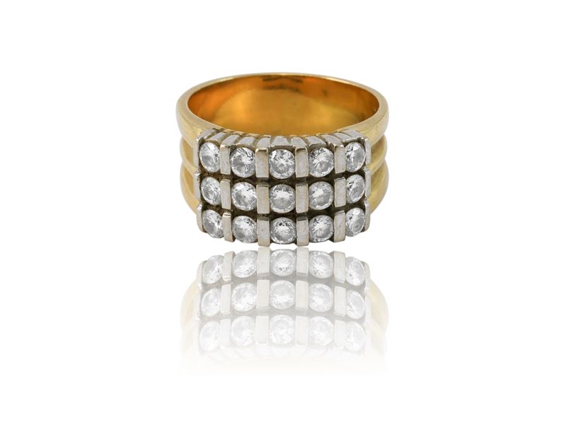 Anello in oro giallo, oro bianco e diamanti