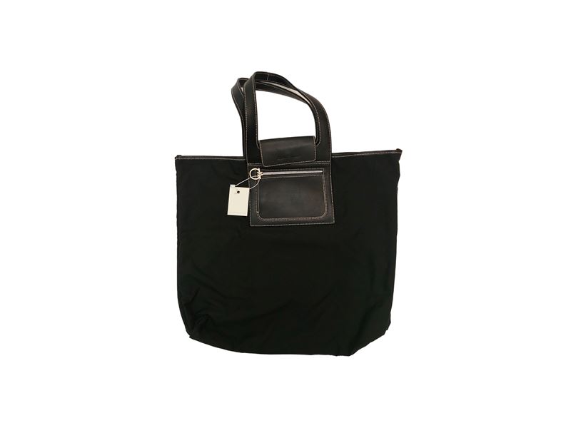 Salvatore Ferragamo, Shopper da viaggio in nylon e pelle nera, h 40x46 cm