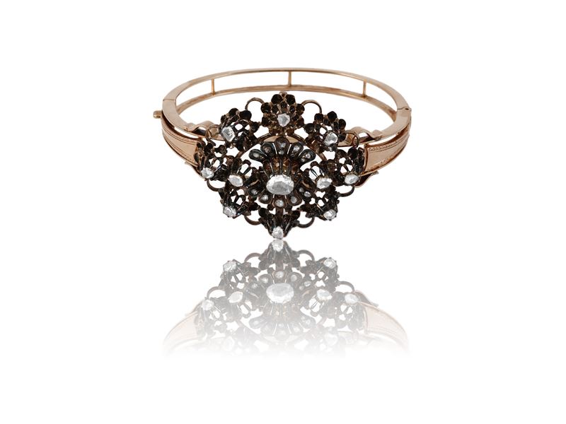 Bracciale a cerchio rigido in oro a basso titolo, argento e rose di diamante